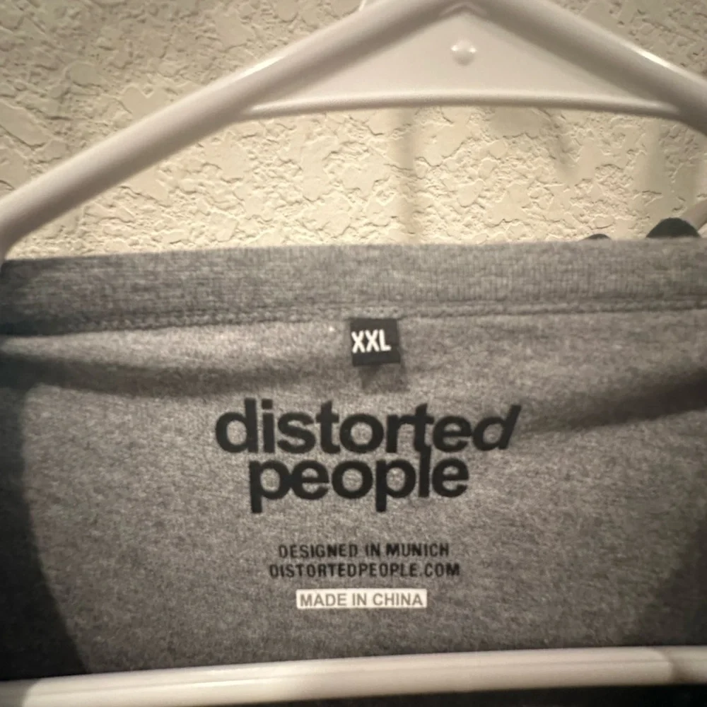 Distorted People T-Shirt - Picture 4 of 5